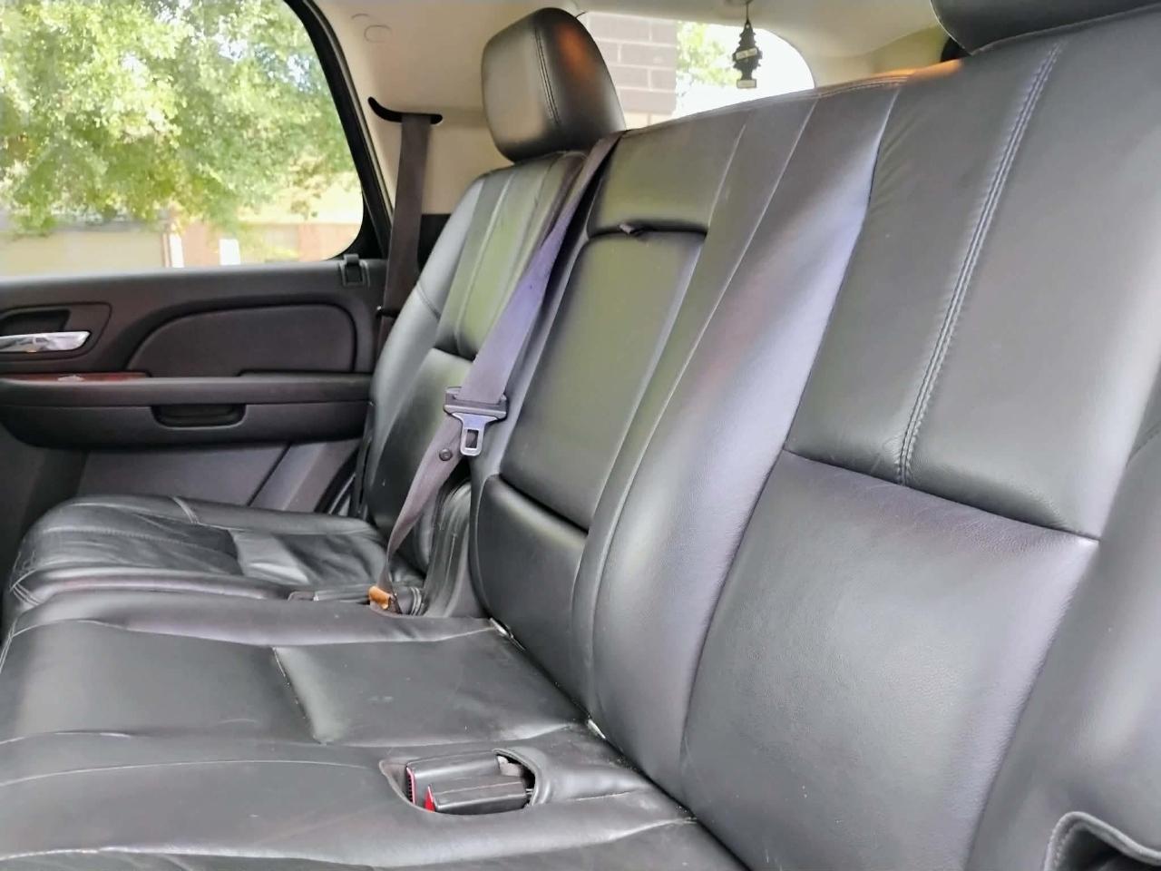 Chevrolet Tahoe 4WD 4dr 1500 LT 2011