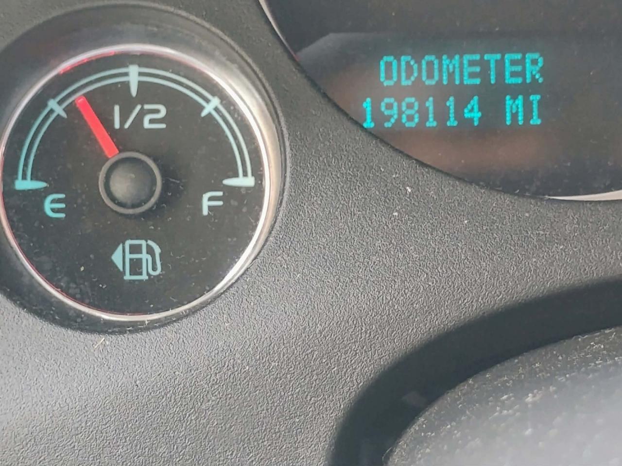 Chevrolet Tahoe 4WD 4dr 1500 LT 2011