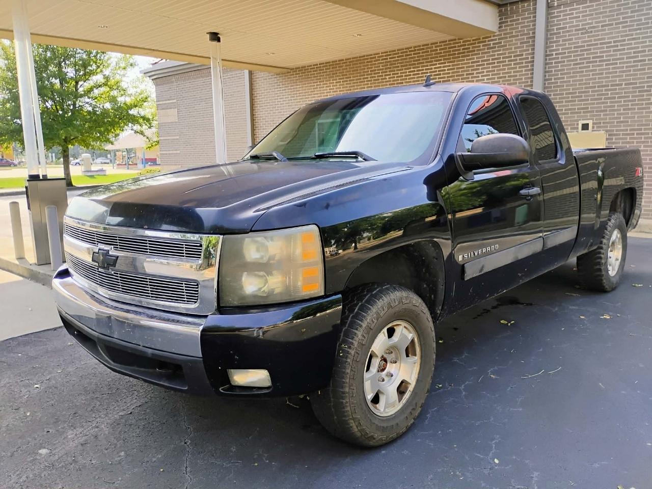 2008 Chevrolet Silverado 1500 4WD Ext Cab 143.5" LT w/1LT