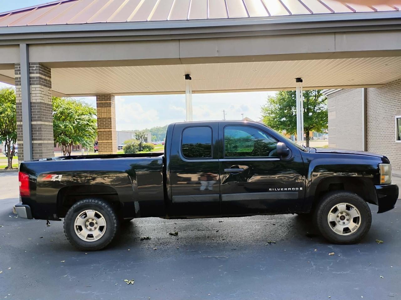 Chevrolet Silverado 1500 4WD Ext Cab 143.5" LT w/1LT 2008