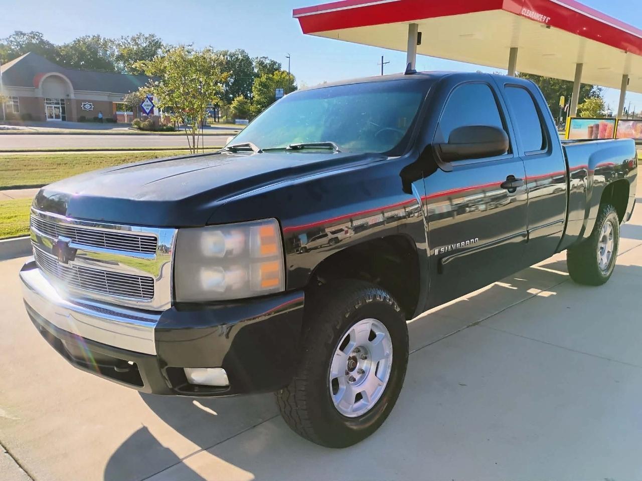 2008 Chevrolet Silverado 1500 4WD Ext Cab 143.5" LT w/1LT