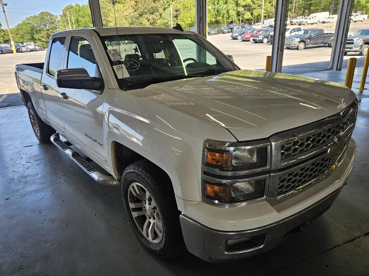 Chevrolet Silverado 1500 4WD Double Cab 143.5" LT w/1LT 2015