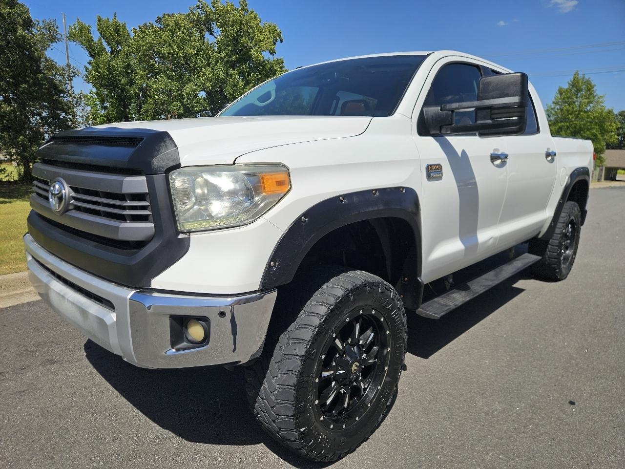 Toyota Tundra 4WD Truck CrewMax 5.7L FFV V8 6-Spd AT Platinum (Natl) 2015