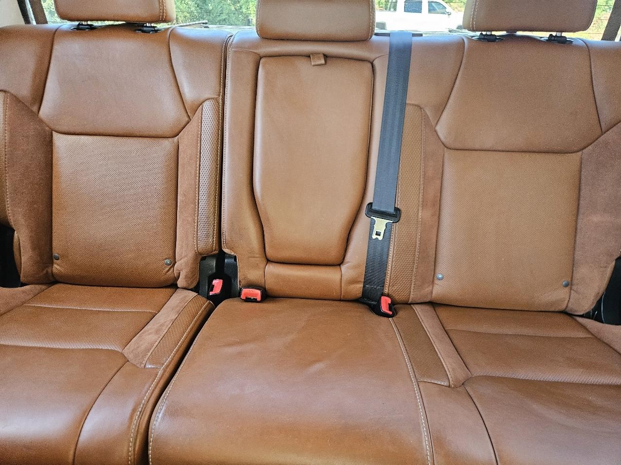 Toyota Tundra 4WD Truck CrewMax 5.7L FFV V8 6-Spd AT Platinum (Natl) 2015