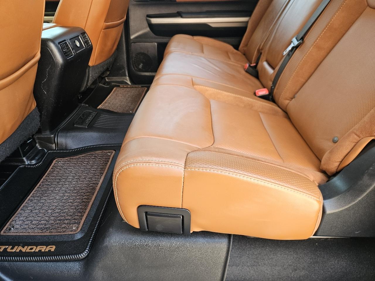 Toyota Tundra 4WD Truck CrewMax 5.7L FFV V8 6-Spd AT Platinum (Natl) 2015