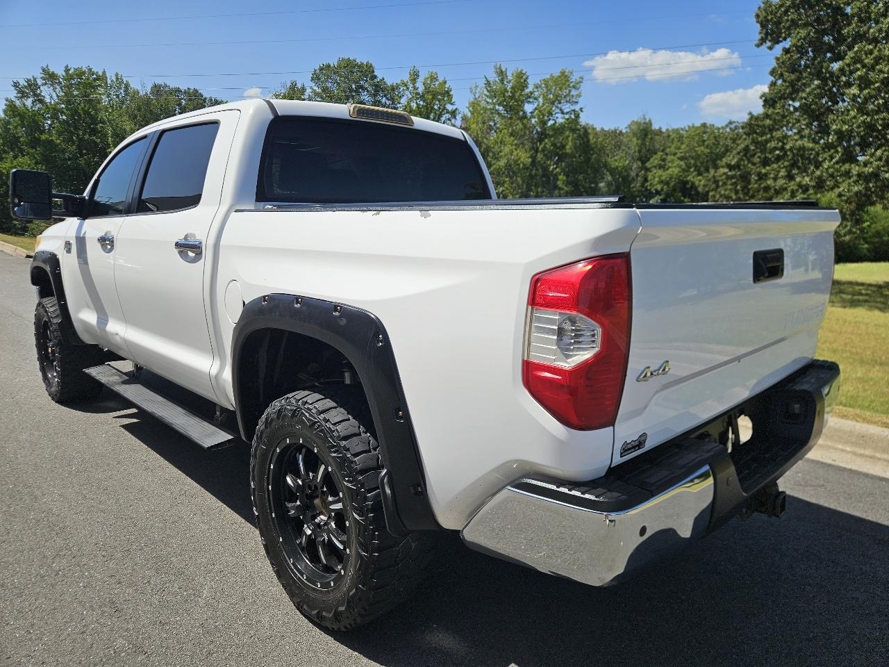 Toyota Tundra 4WD Truck CrewMax 5.7L FFV V8 6-Spd AT Platinum (Natl) 2015