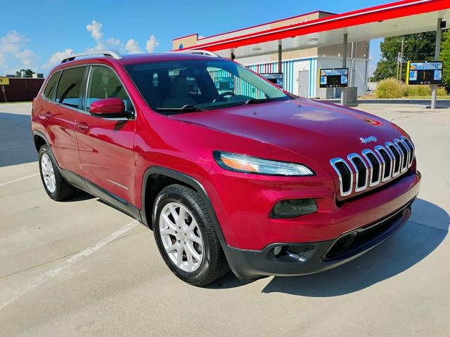 Red (Burgundy) 2017 Jeep Cherokee SUV / Crossover Front-Wheel Drive Automatic