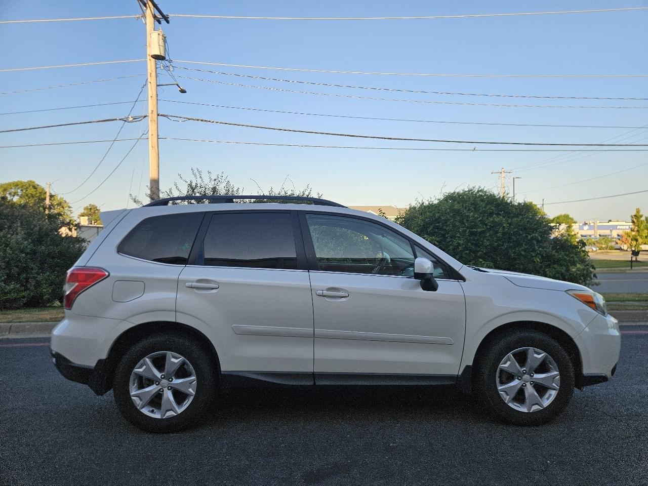 Subaru Forester 4dr CVT 2.5i Limited PZEV 2015