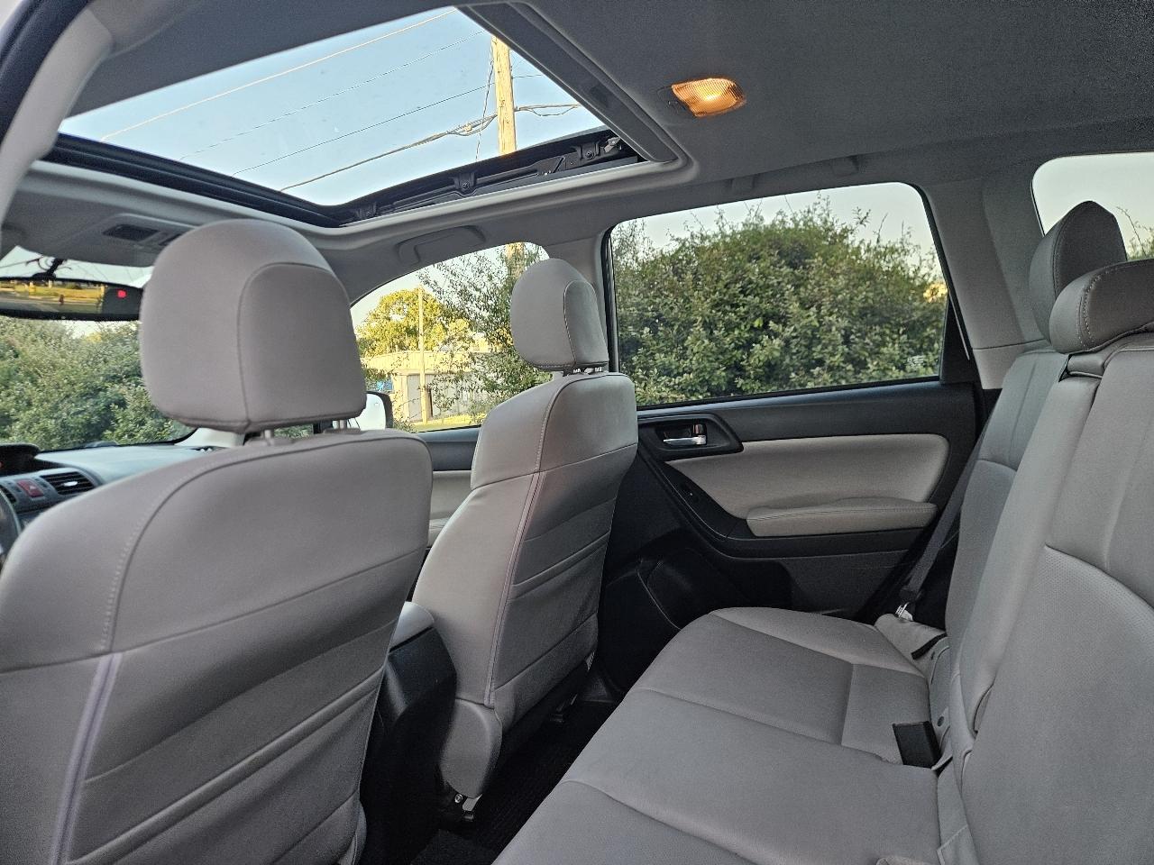 Subaru Forester 4dr CVT 2.5i Limited PZEV 2015