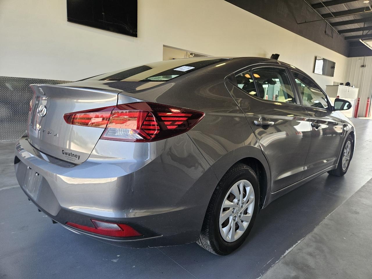 Hyundai Elantra SE IVT 2020