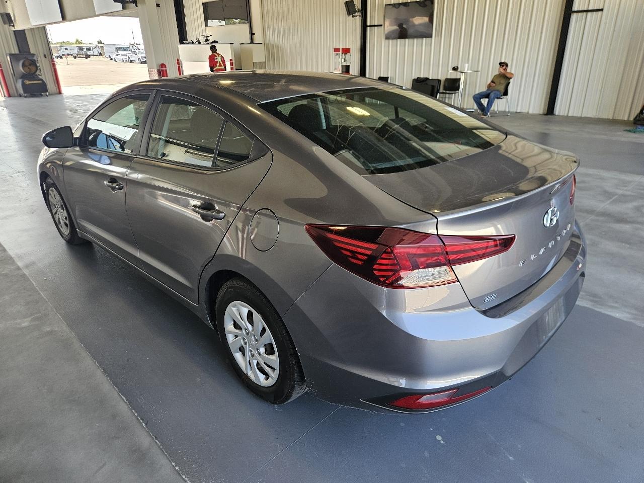 Hyundai Elantra SE IVT 2020