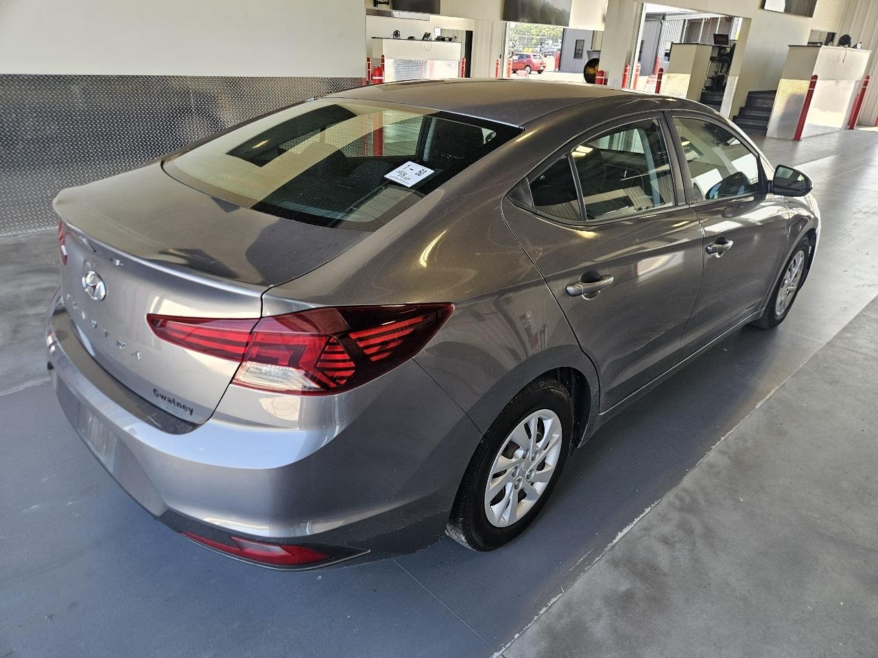 Hyundai Elantra SE IVT 2020