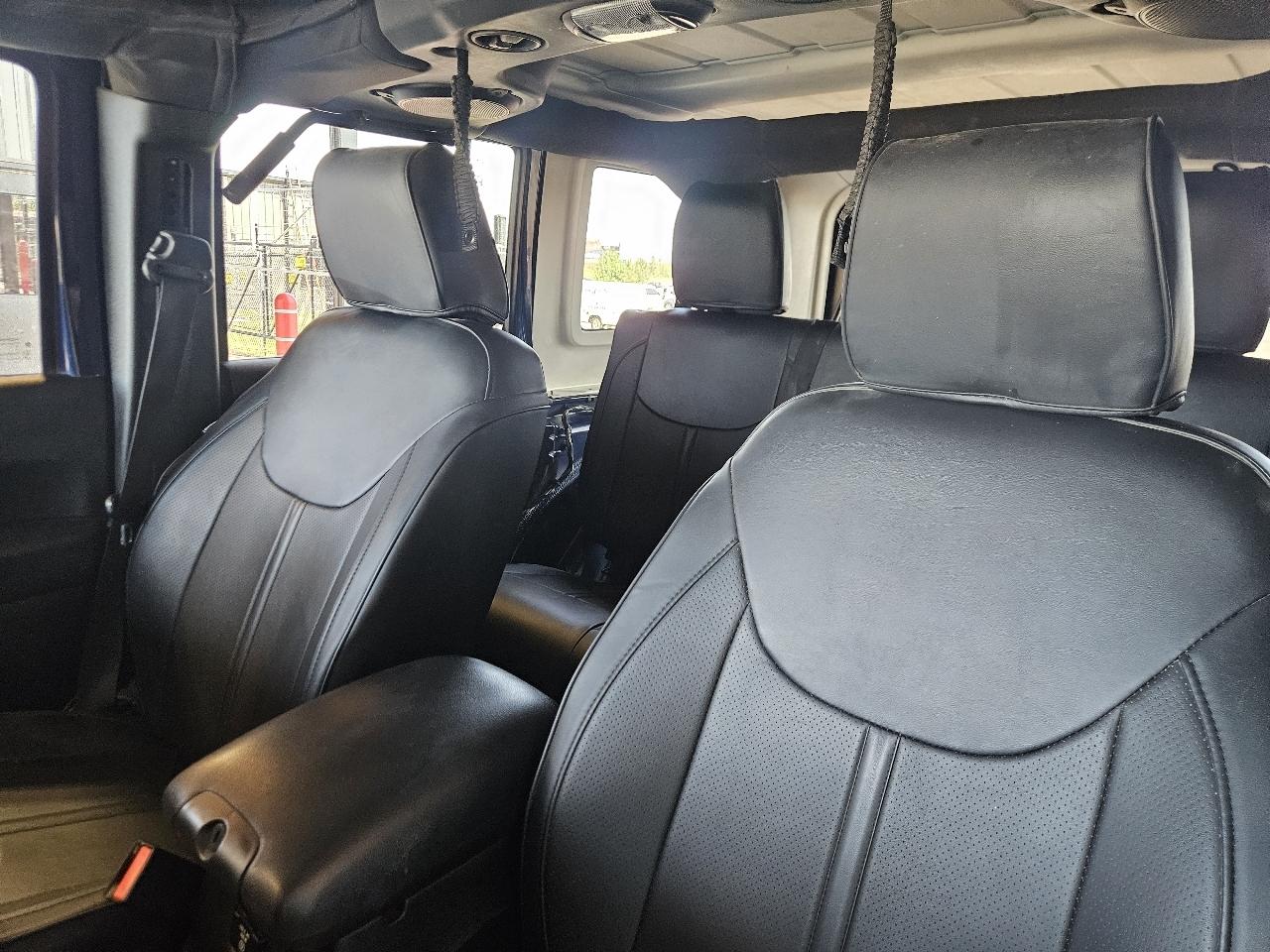 Jeep Wrangler Unlimited 4WD 4dr Rubicon 2013