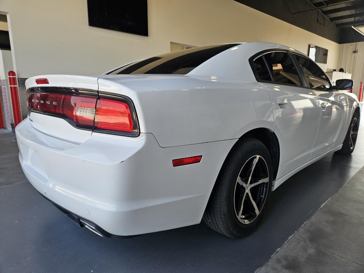 Dodge Charger 4dr Sdn SE RWD 2013