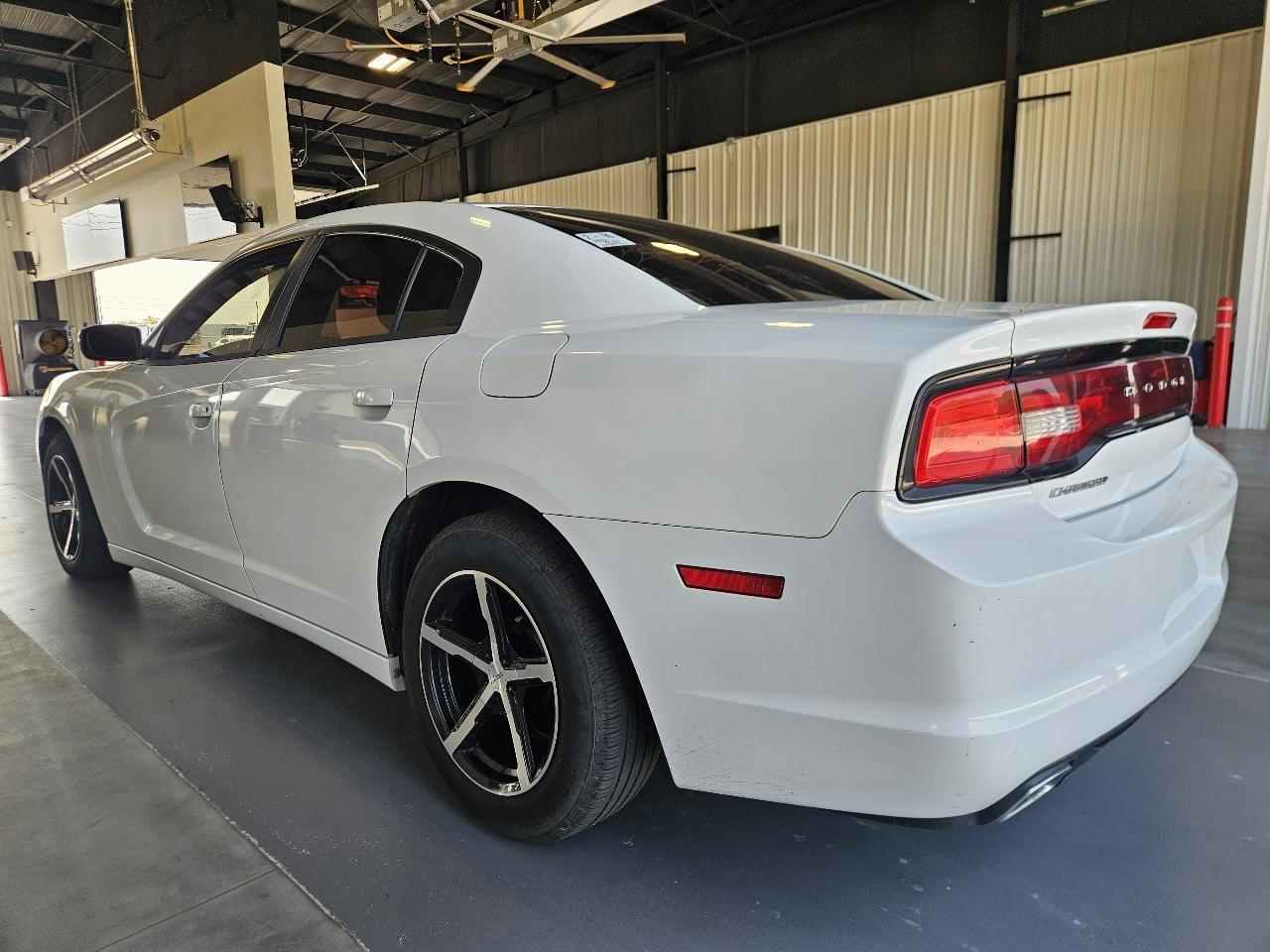 Dodge Charger 4dr Sdn SE RWD 2013