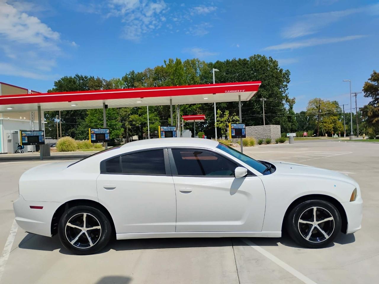 Dodge Charger 4dr Sdn SE RWD 2013