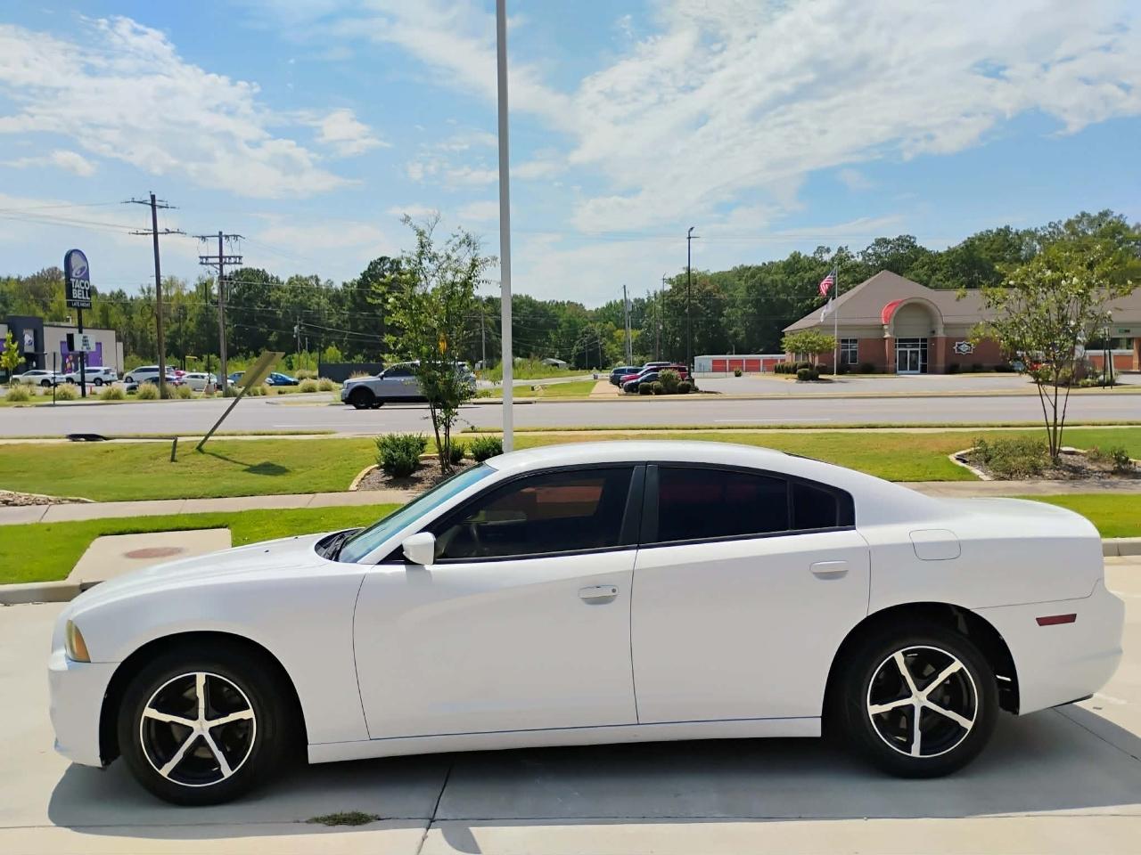 Dodge Charger 4dr Sdn SE RWD 2013