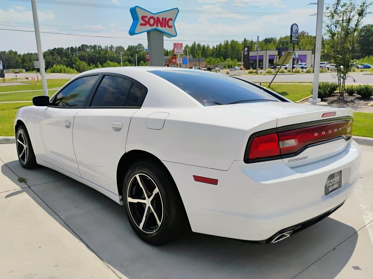 Dodge Charger 4dr Sdn SE RWD 2013