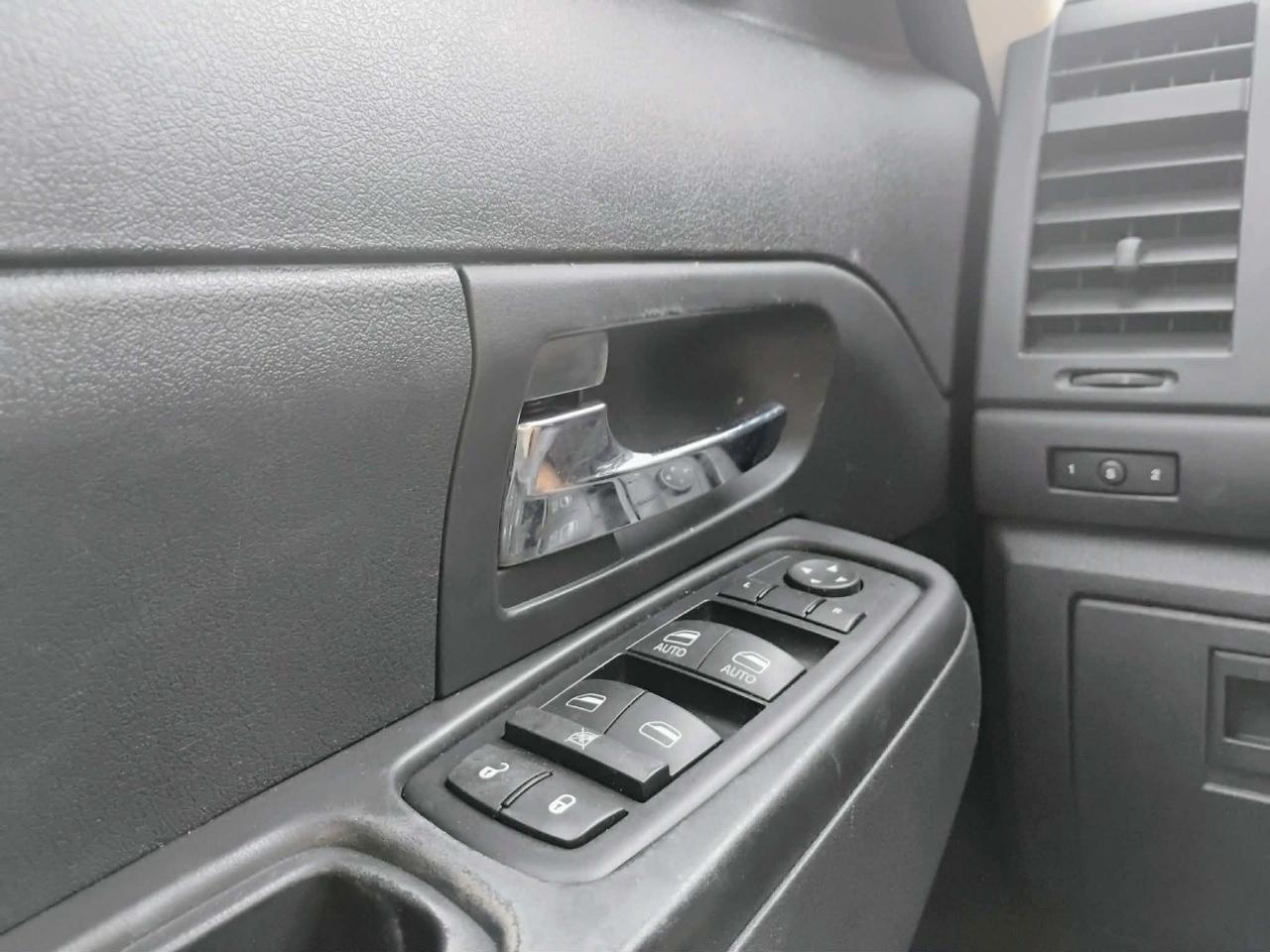 Jeep Liberty 4WD 4dr Sport Latitude 2012
