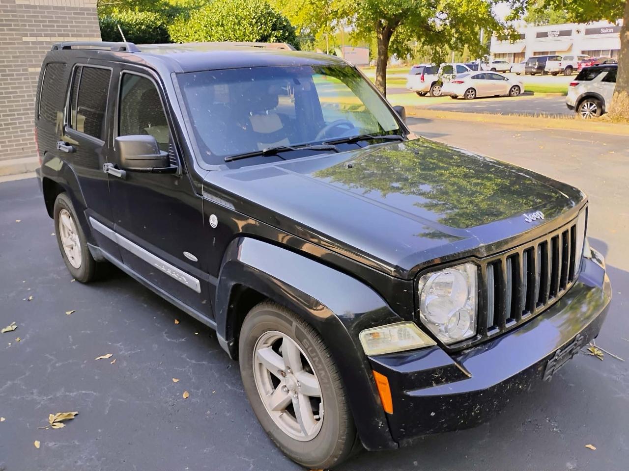 Jeep Liberty 4WD 4dr Sport Latitude 2012
