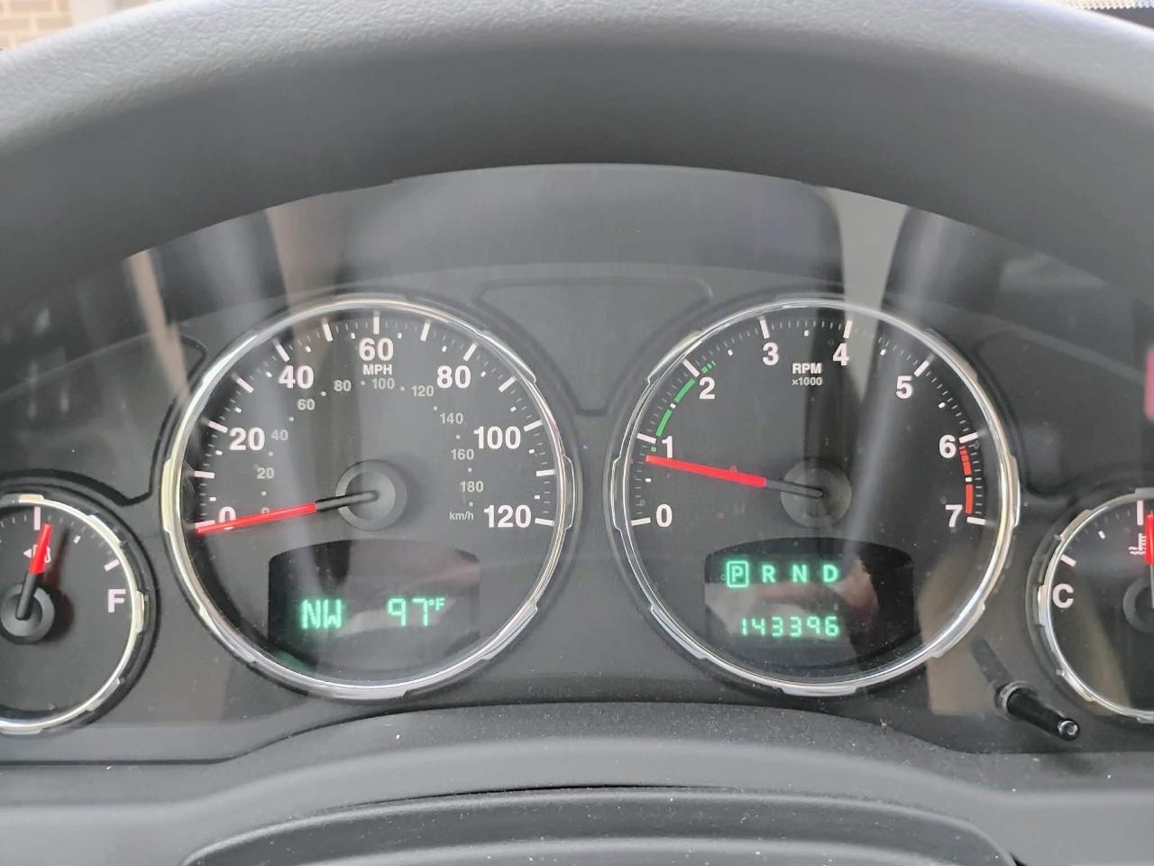 Jeep Liberty 4WD 4dr Sport Latitude 2012