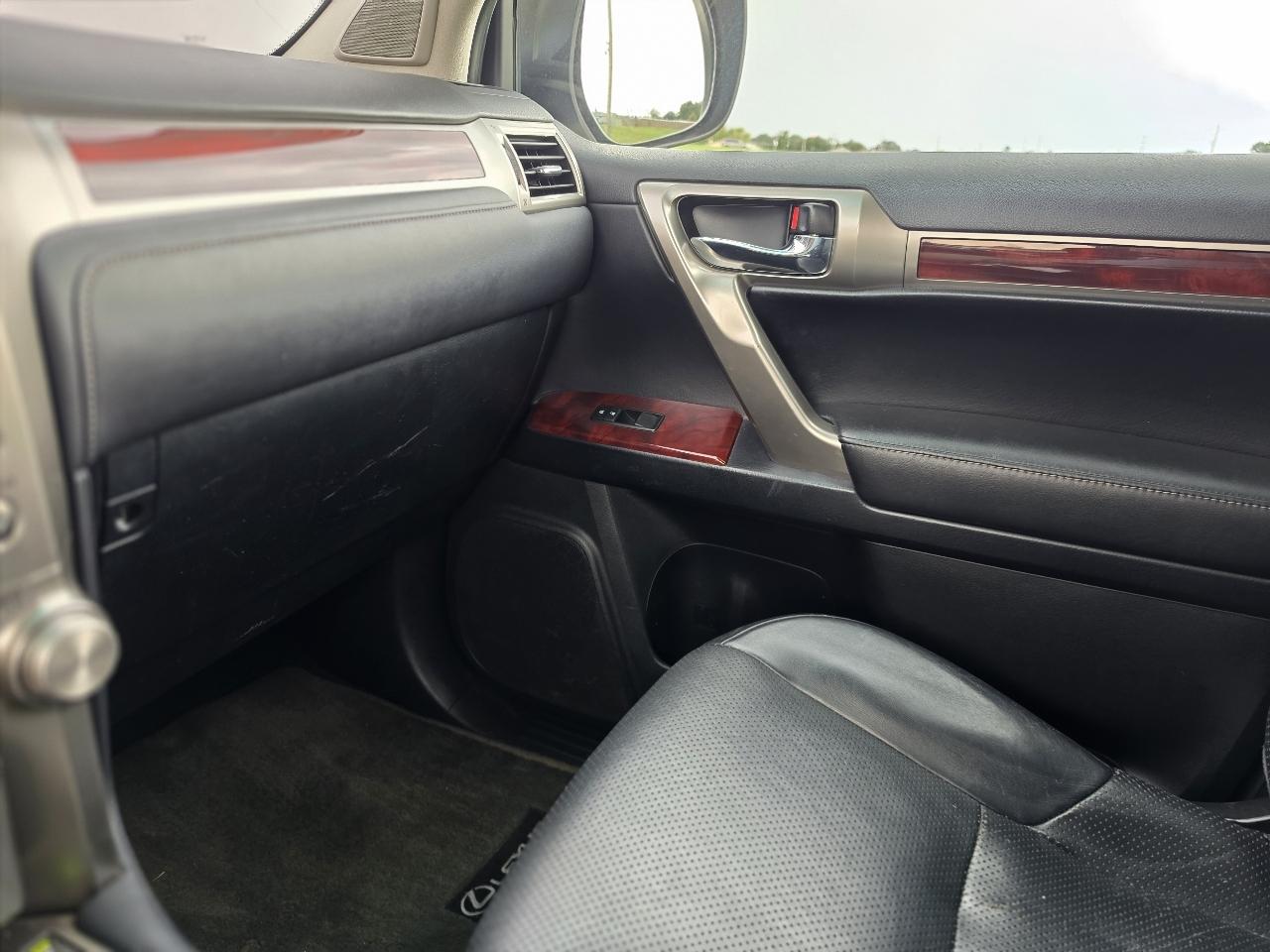 Lexus GX 460 4WD 4dr Premium 2012