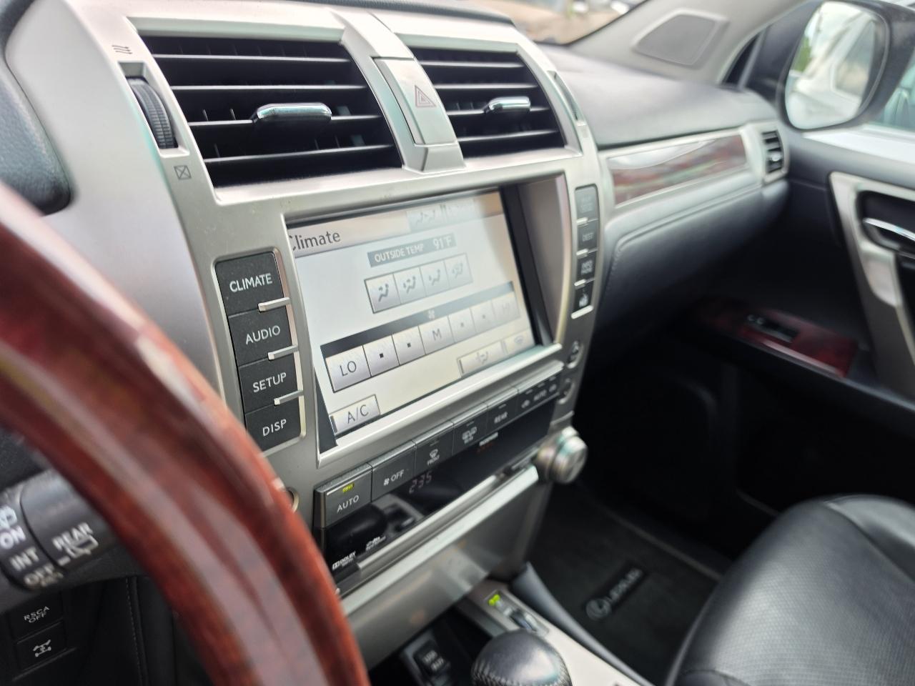 Lexus GX 460 4WD 4dr Premium 2012