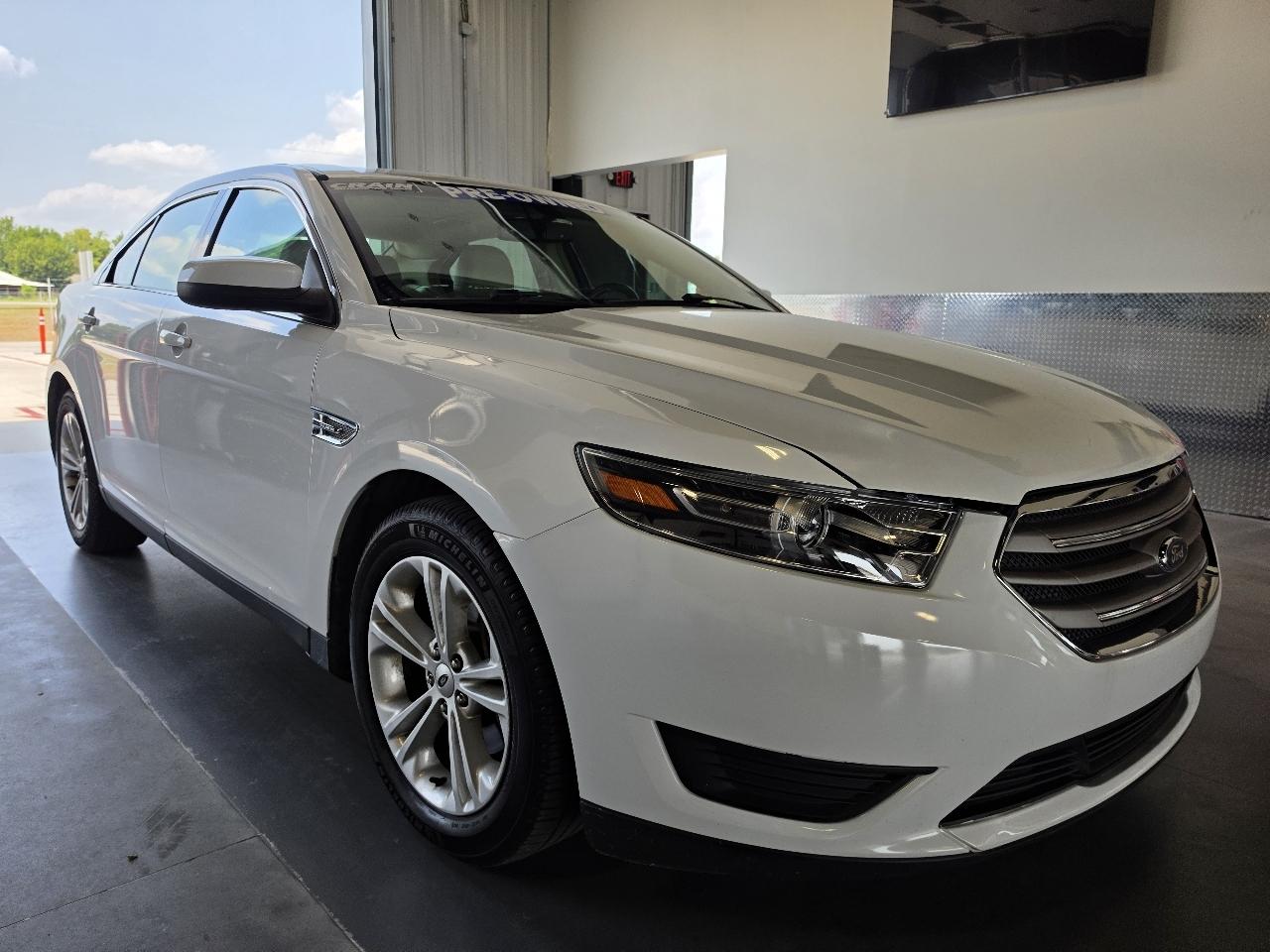 Ford Taurus SEL FWD 2018