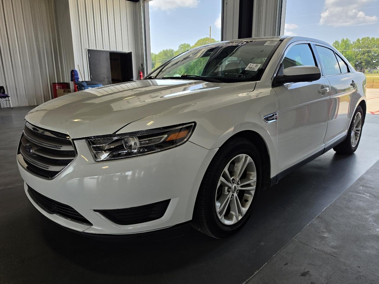 Ford Taurus SEL FWD 2018
