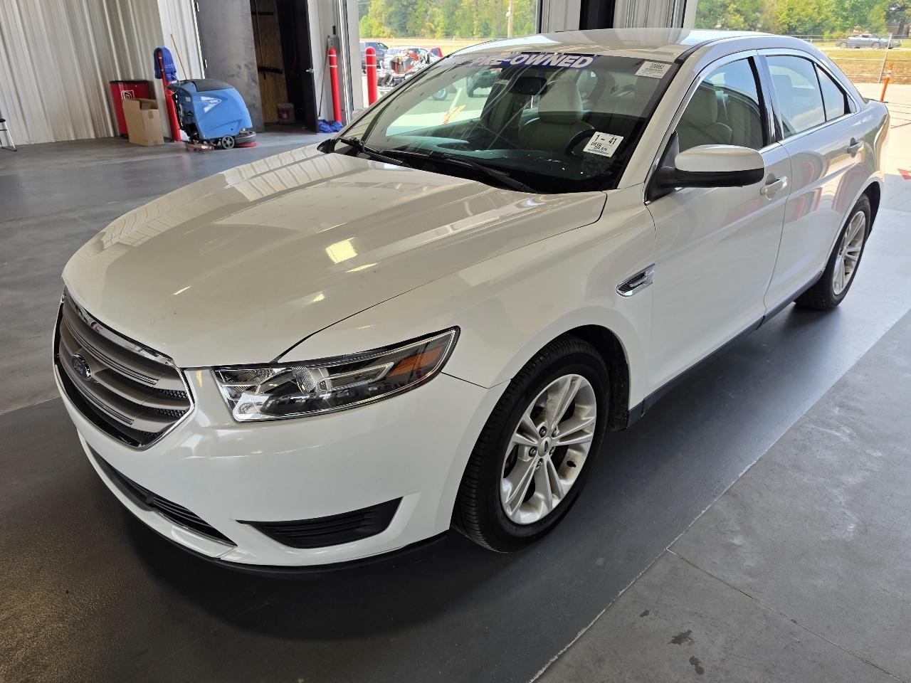 Ford Taurus SEL FWD 2018