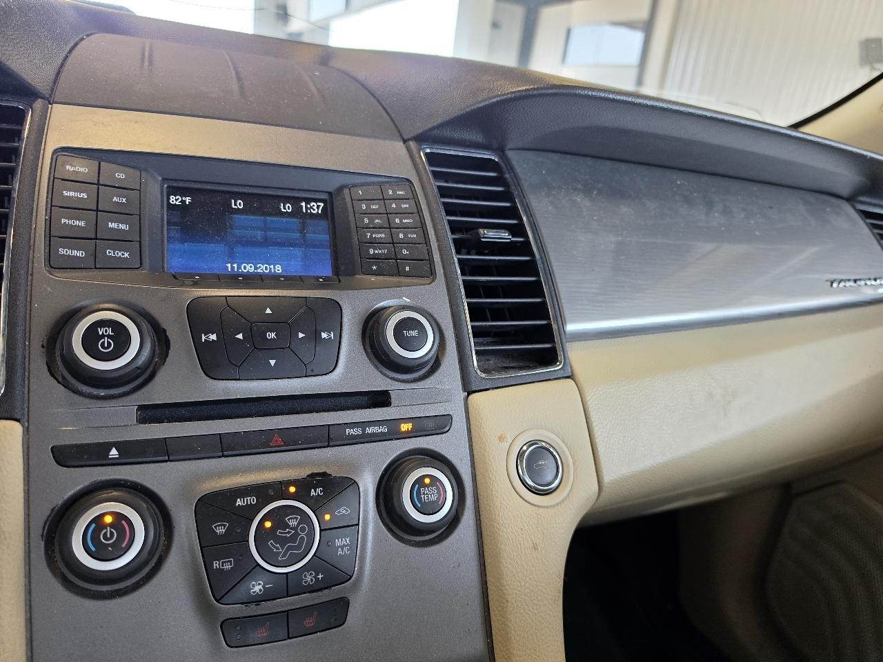 Ford Taurus SEL FWD 2018
