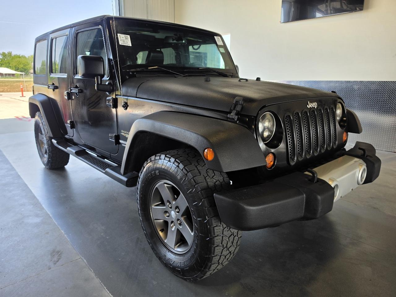 Jeep Wrangler Unlimited 4WD 4dr Sahara 2013