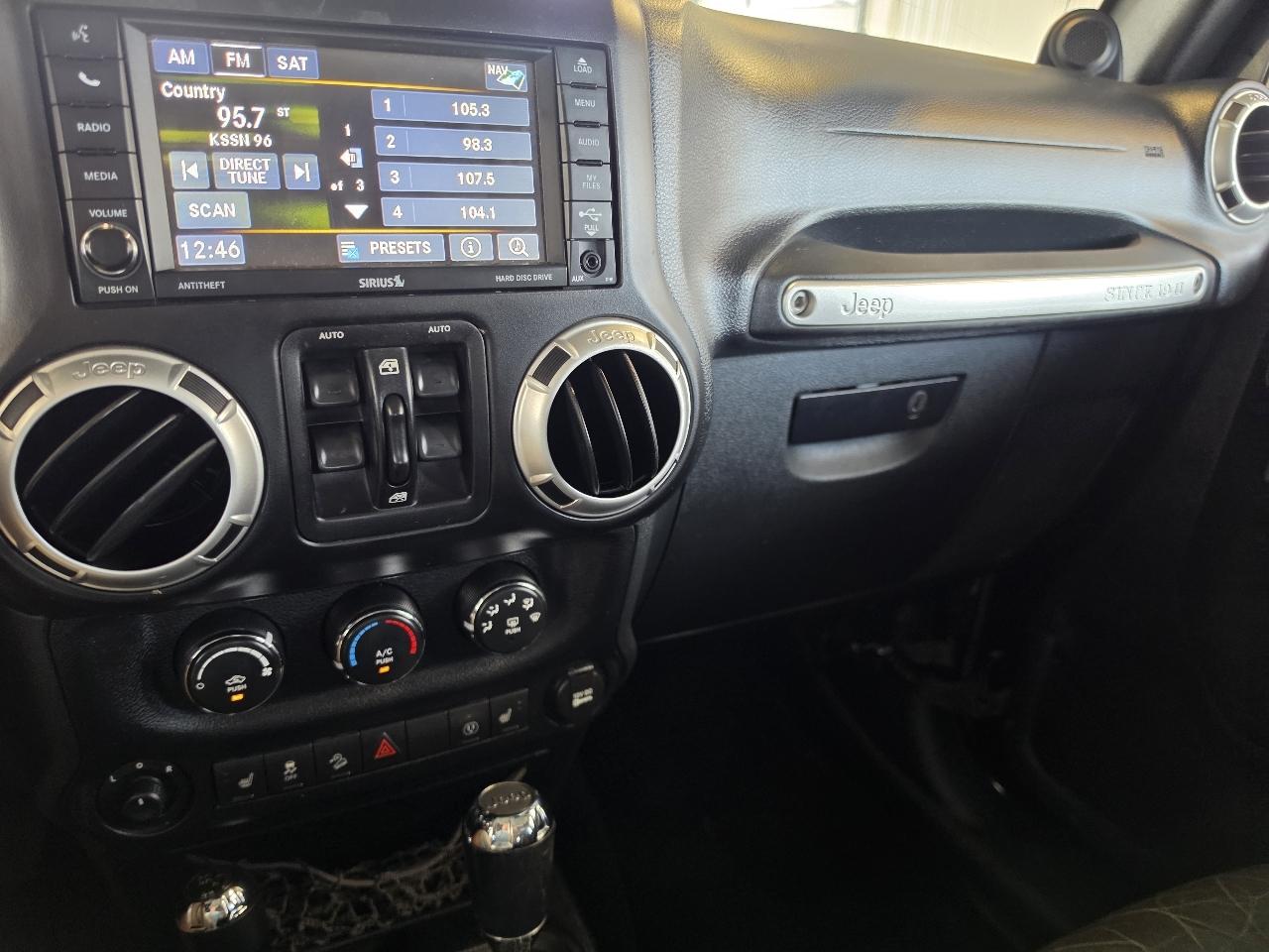 Jeep Wrangler Unlimited 4WD 4dr Sahara 2013