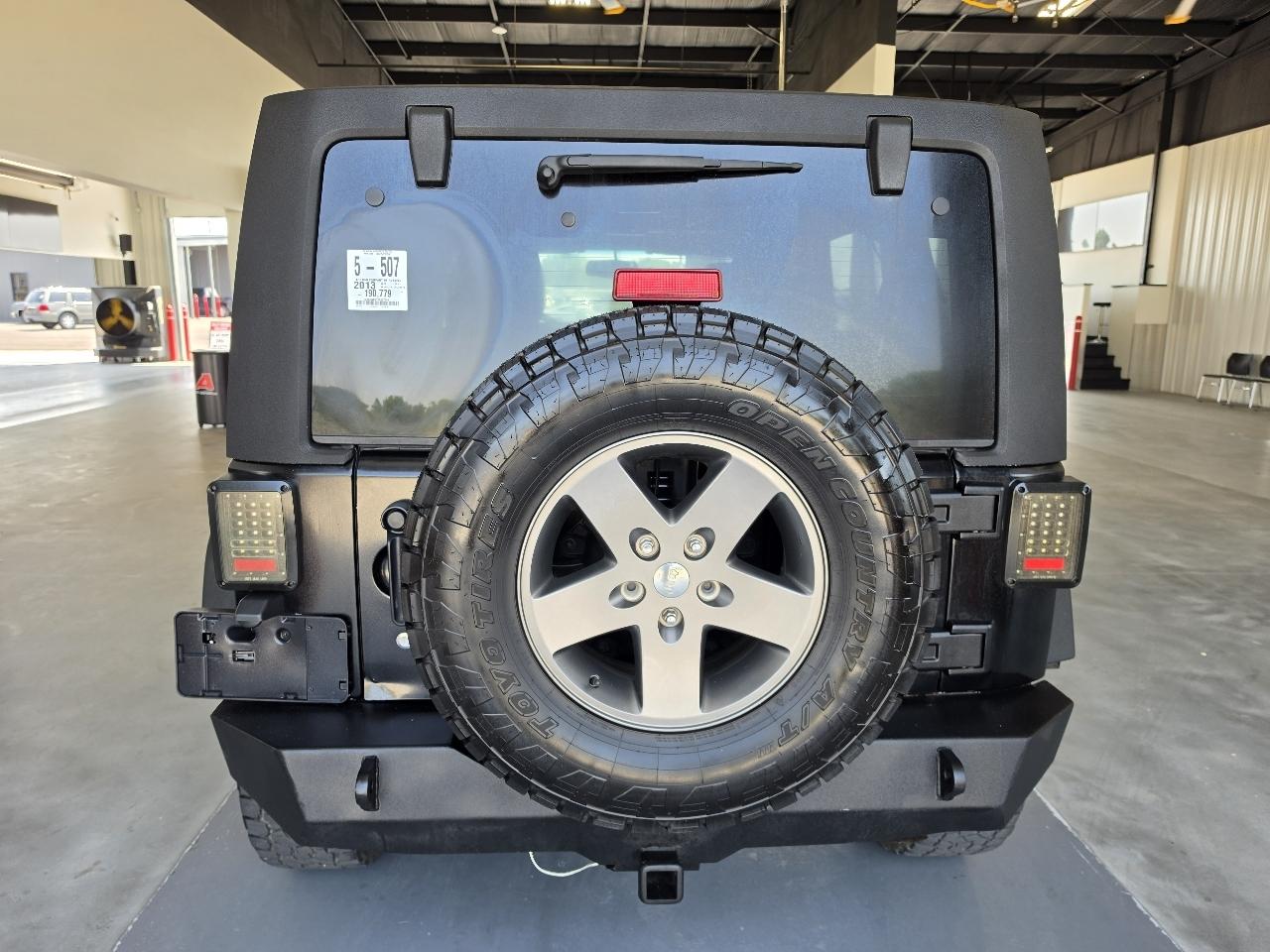 Jeep Wrangler Unlimited 4WD 4dr Sahara 2013