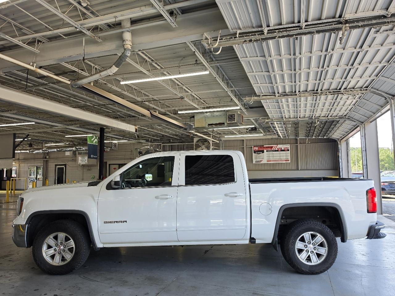 GMC Sierra 1500 2WD Crew Cab 143.5" SLE 2017