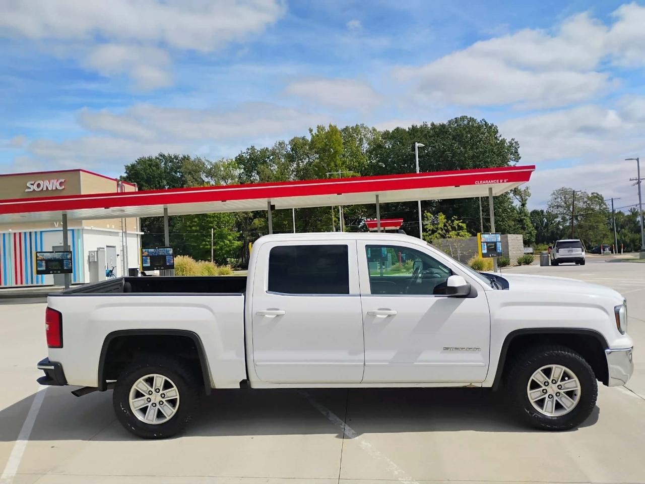 GMC Sierra 1500 2WD Crew Cab 143.5" SLE 2017