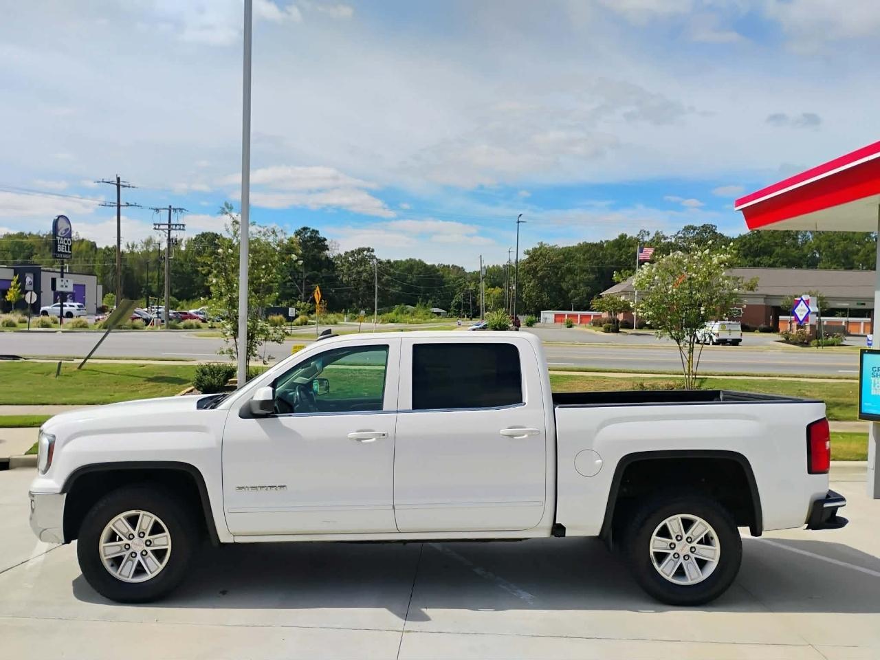 GMC Sierra 1500 2WD Crew Cab 143.5" SLE 2017