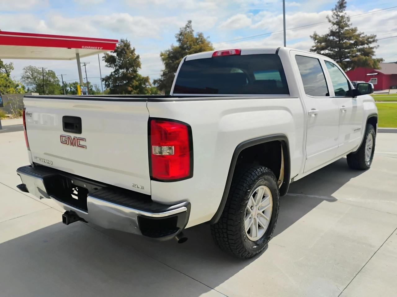 GMC Sierra 1500 2WD Crew Cab 143.5" SLE 2017