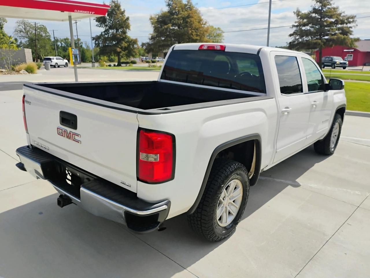 GMC Sierra 1500 2WD Crew Cab 143.5" SLE 2017