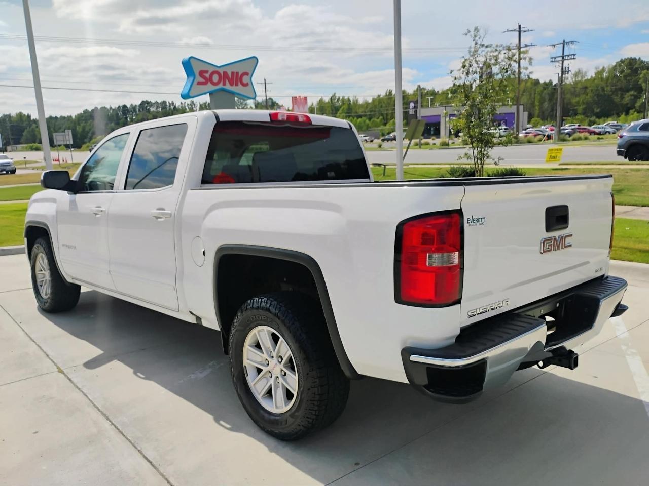 GMC Sierra 1500 2WD Crew Cab 143.5" SLE 2017