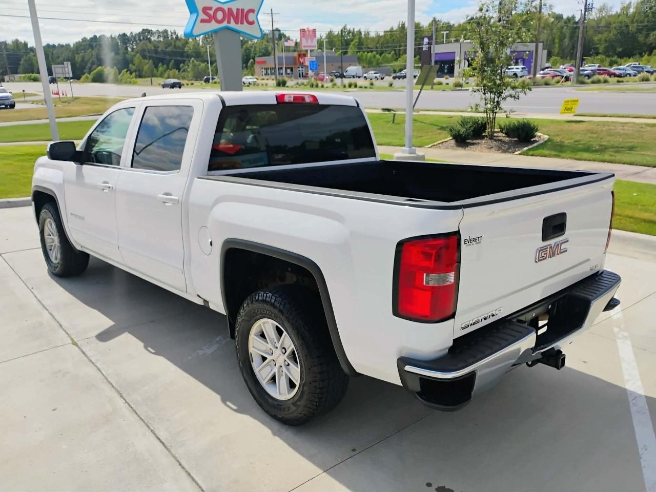 GMC Sierra 1500 2WD Crew Cab 143.5" SLE 2017