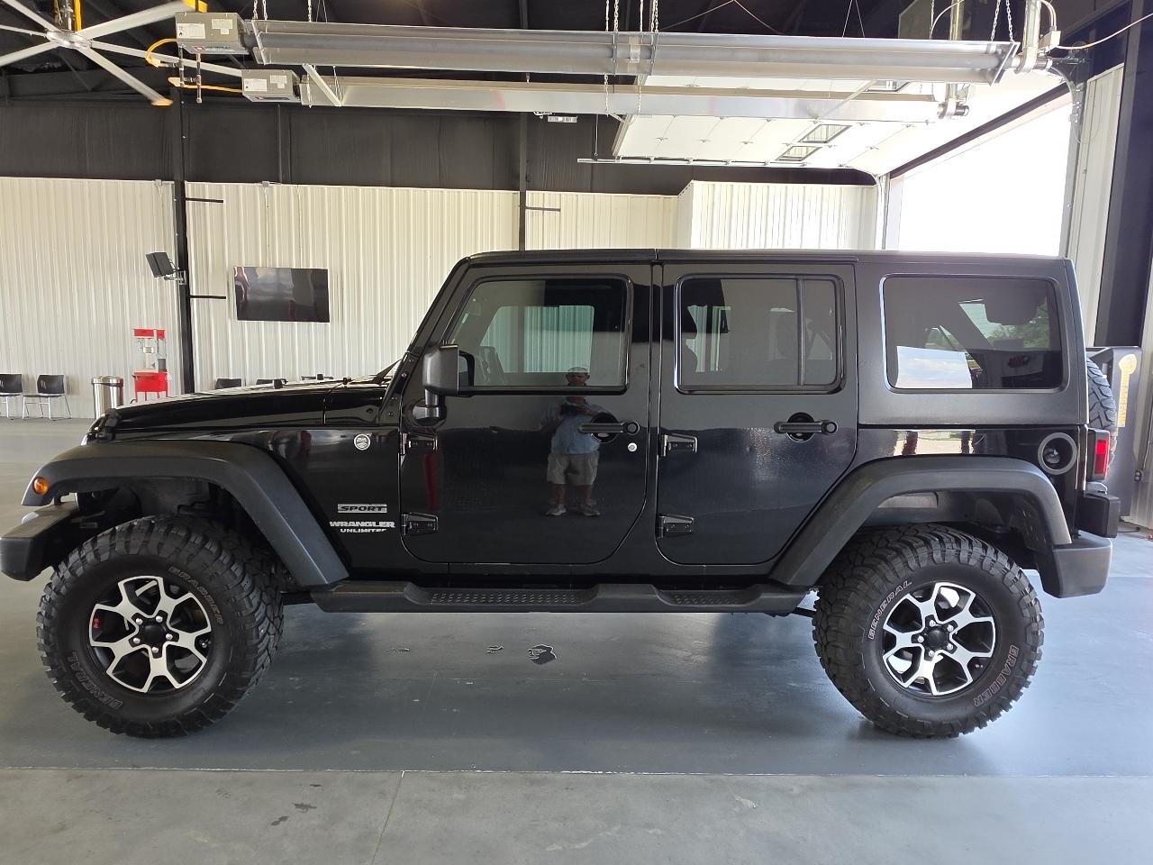 Jeep Wrangler Unlimited 4WD 4dr Sport 2011