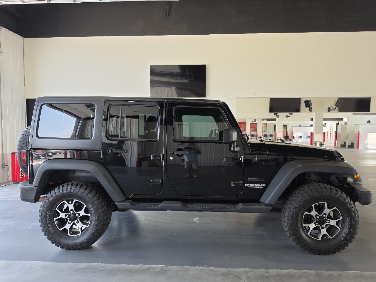 Jeep Wrangler Unlimited 4WD 4dr Sport 2011