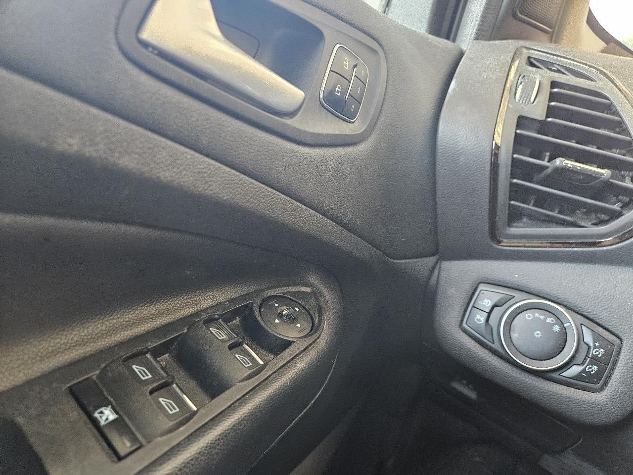 Ford Escape 4WD 4dr Titanium 2016