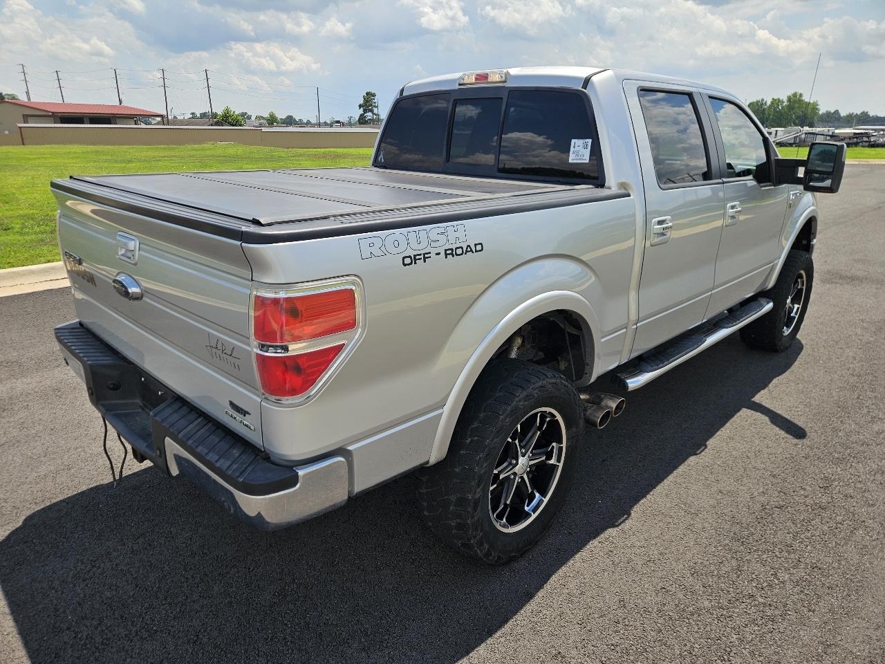 Ford F-150 4WD SuperCrew 145" Platinum 2011