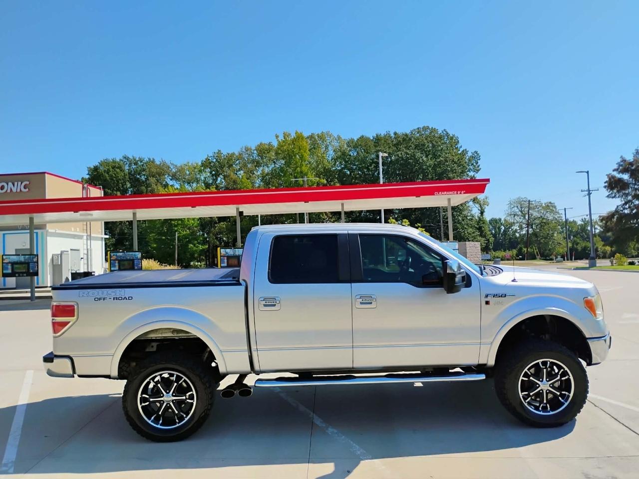 Ford F-150 4WD SuperCrew 145" Platinum 2011