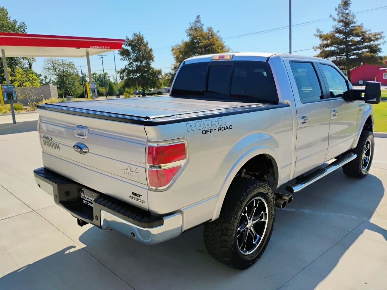 Ford F-150 4WD SuperCrew 145" Platinum 2011