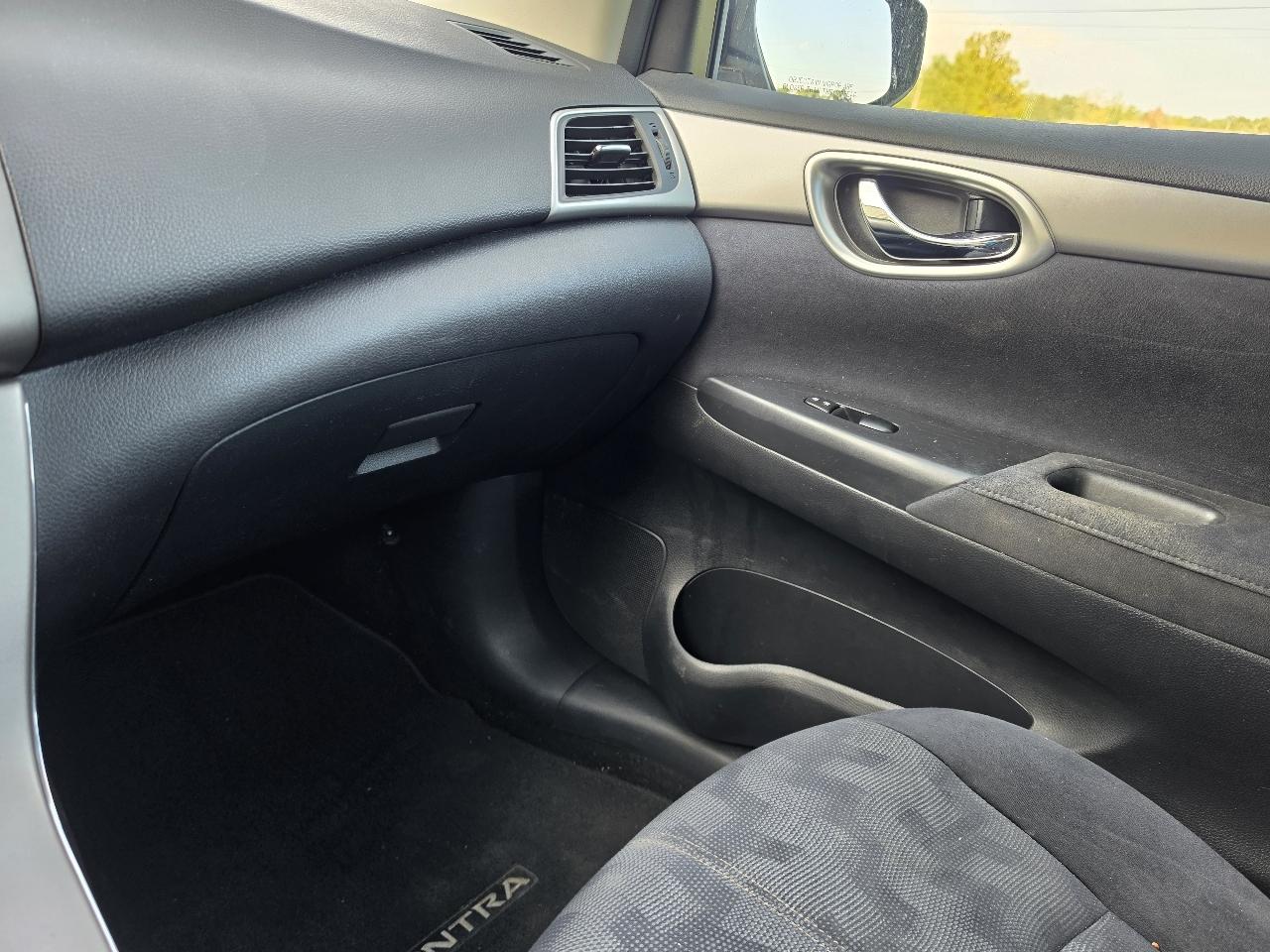 Nissan Sentra 4dr Sdn I4 CVT SV 2013