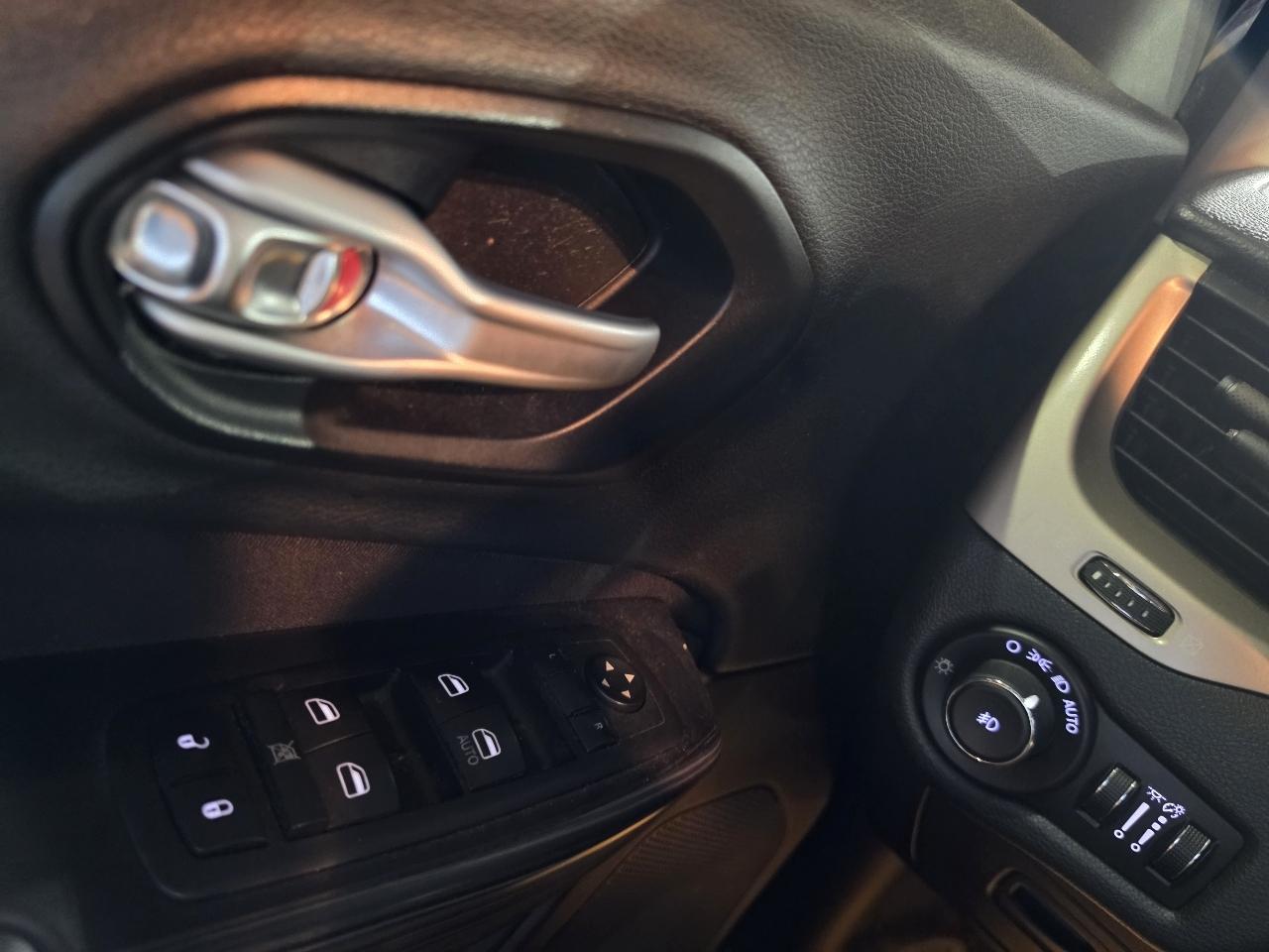 Jeep Cherokee FWD 4dr Latitude 2015