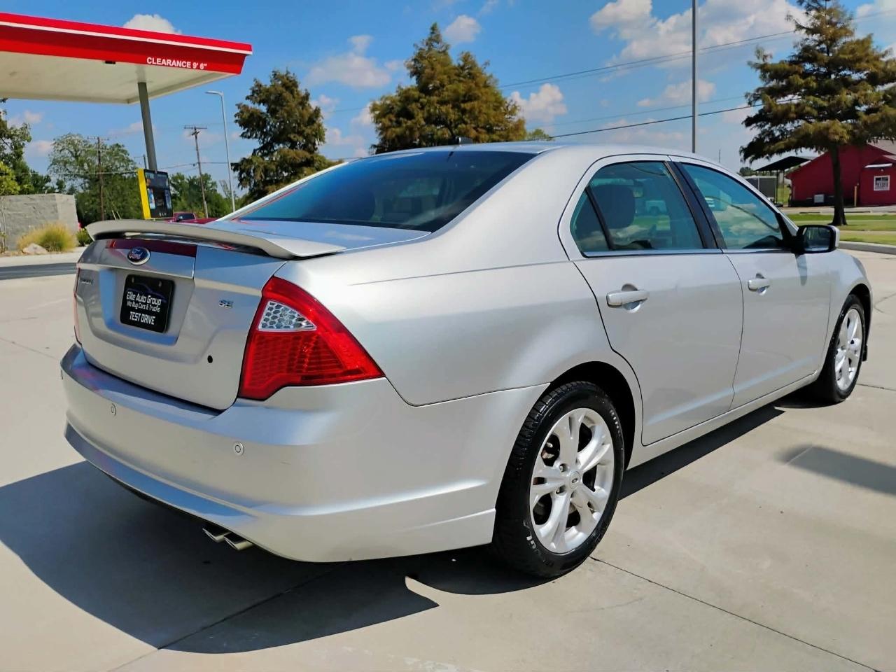 Ford Fusion 4dr Sdn SE FWD 2012